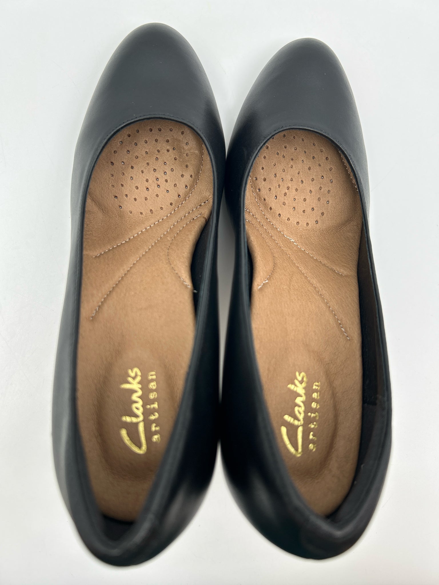 CLARKS Size 7.5M Black Women Pumps