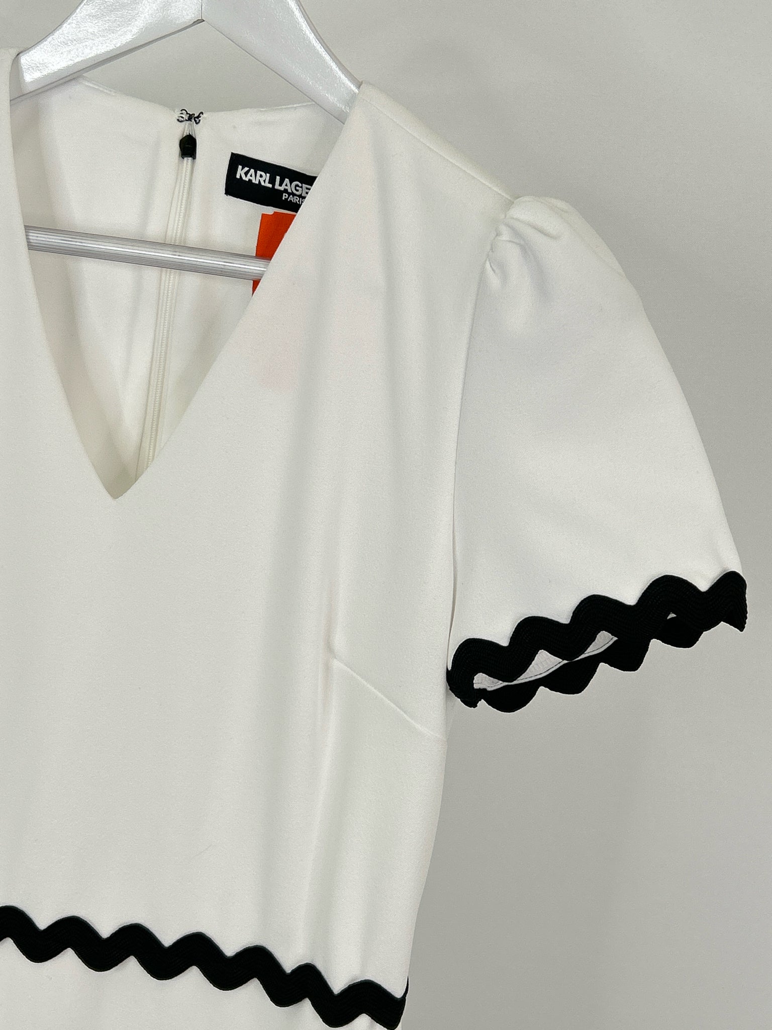 KARL LAGERFELD Size 6 White & Black Women Dress