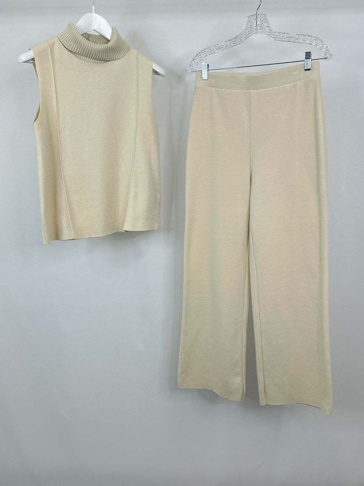 ZARA Size M Light Beige Women 2-Piece w/pants