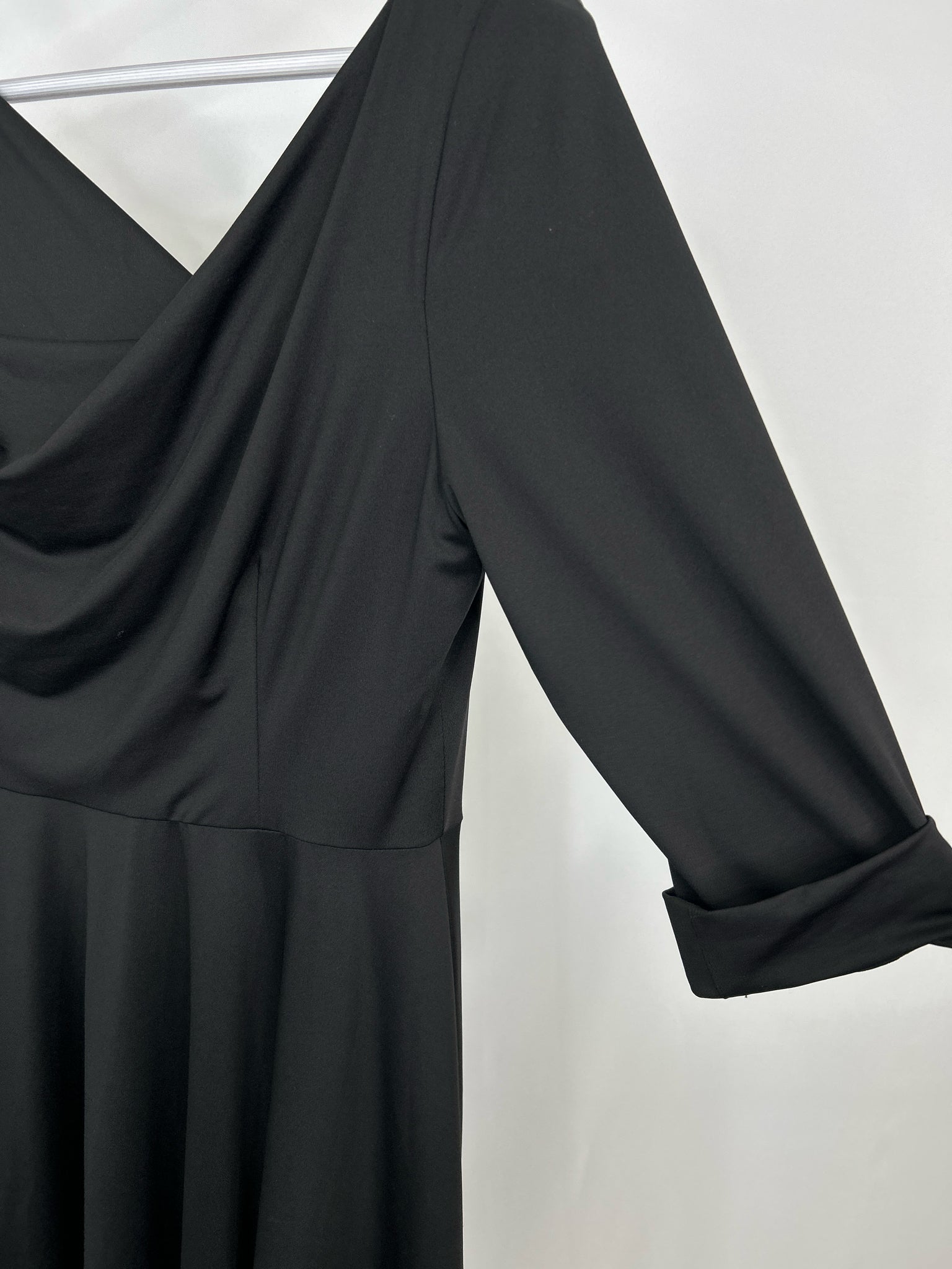 BLACK HALO NWT Size 14 Black Women Dress