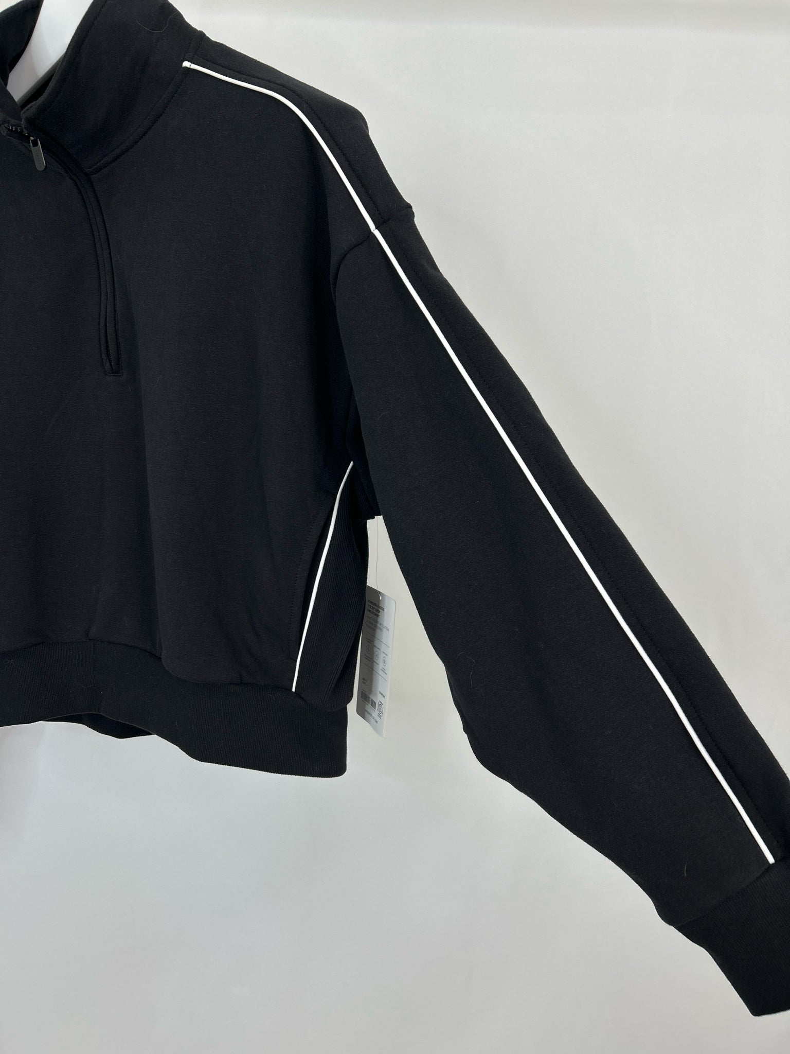 ATHLETA Size M Black Women Pullover