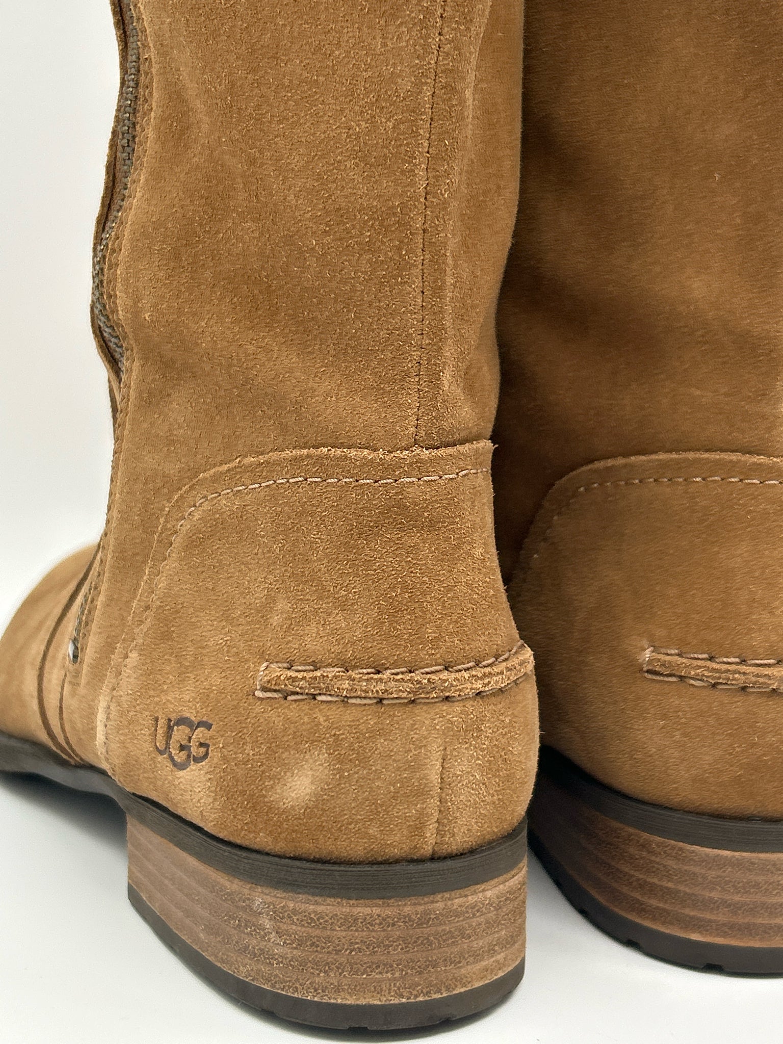 UGG Size 9 CHESTNUT Women Boots