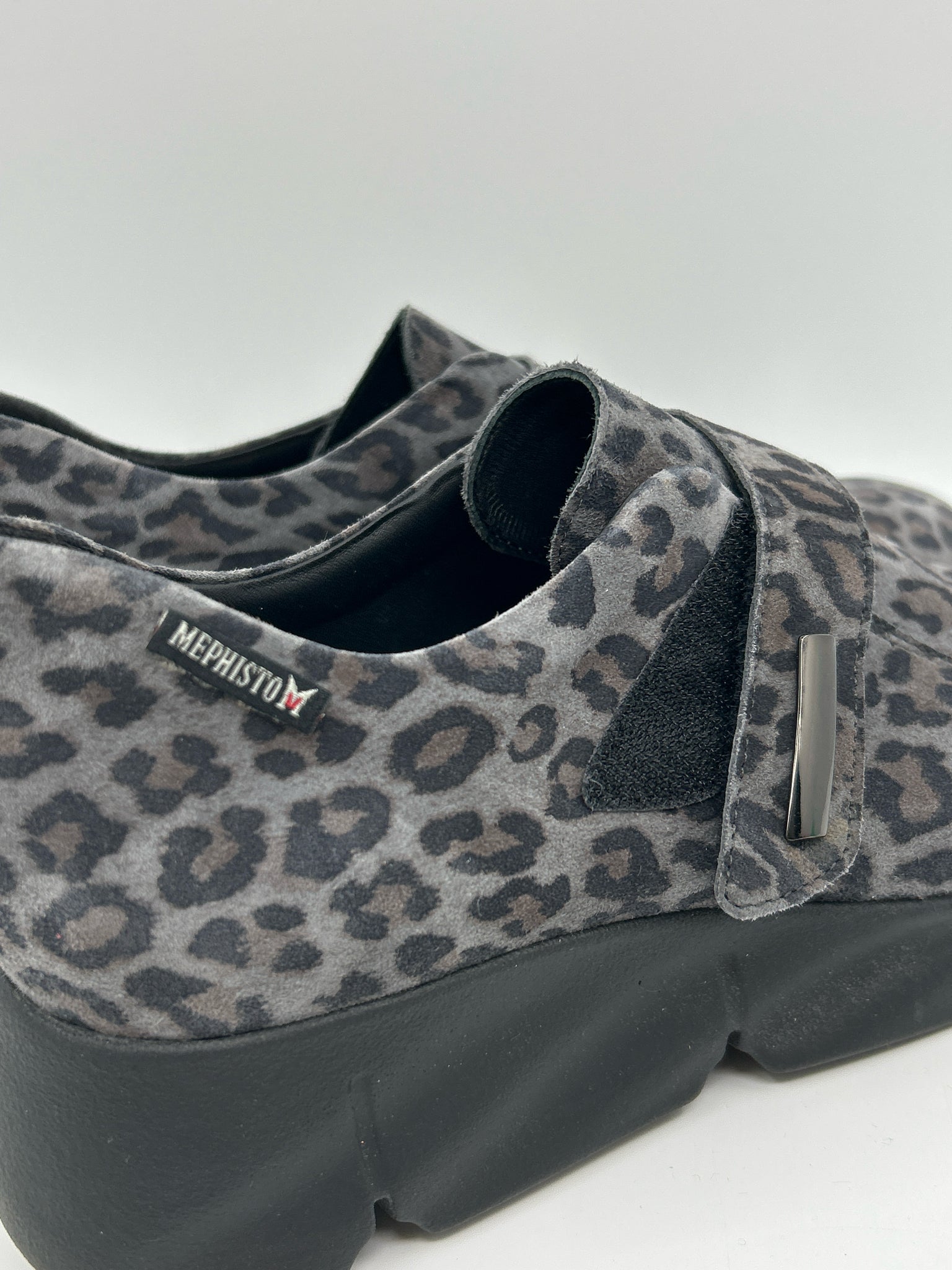 MEPHISTO Size 8 Gray print Women Shoes