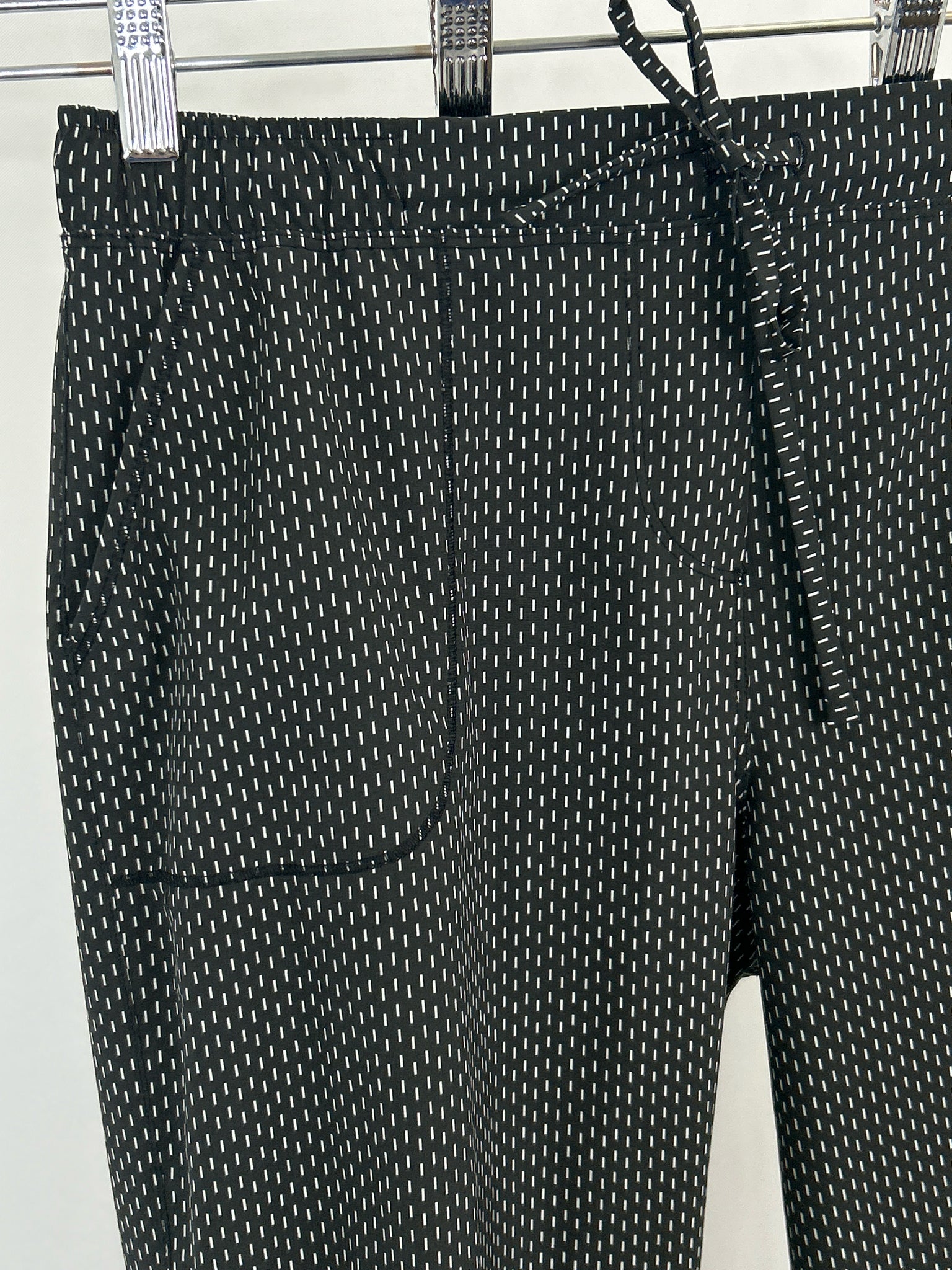 Albion Size L Black and White Women Pants