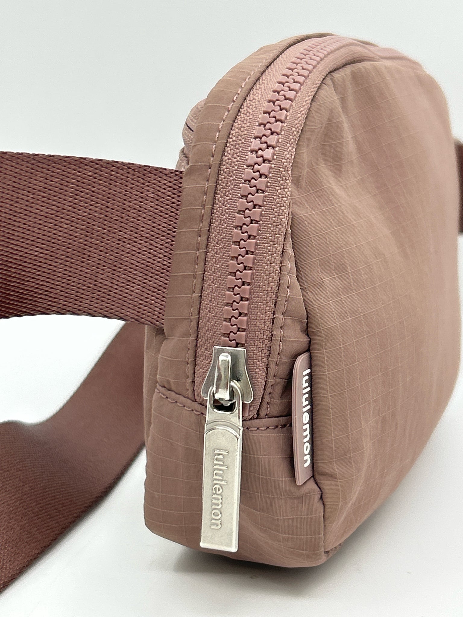LULULEMON Mauve Women Purse