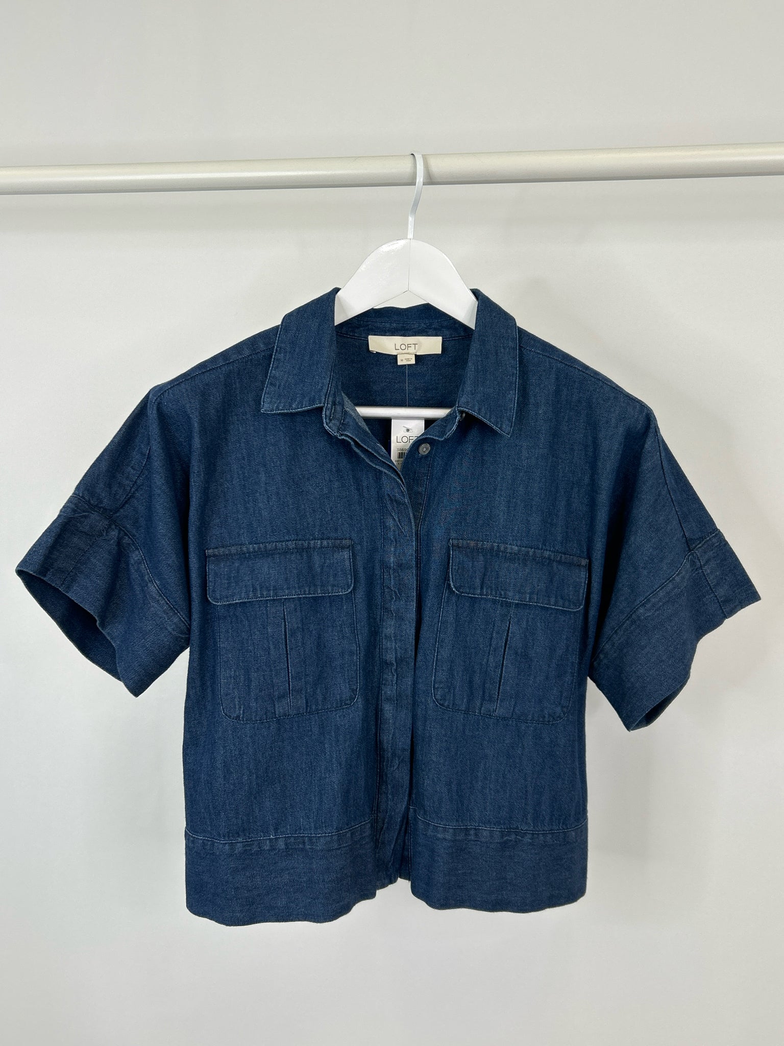 LOFT NWT Size M BLUE DENIM Women Shirt