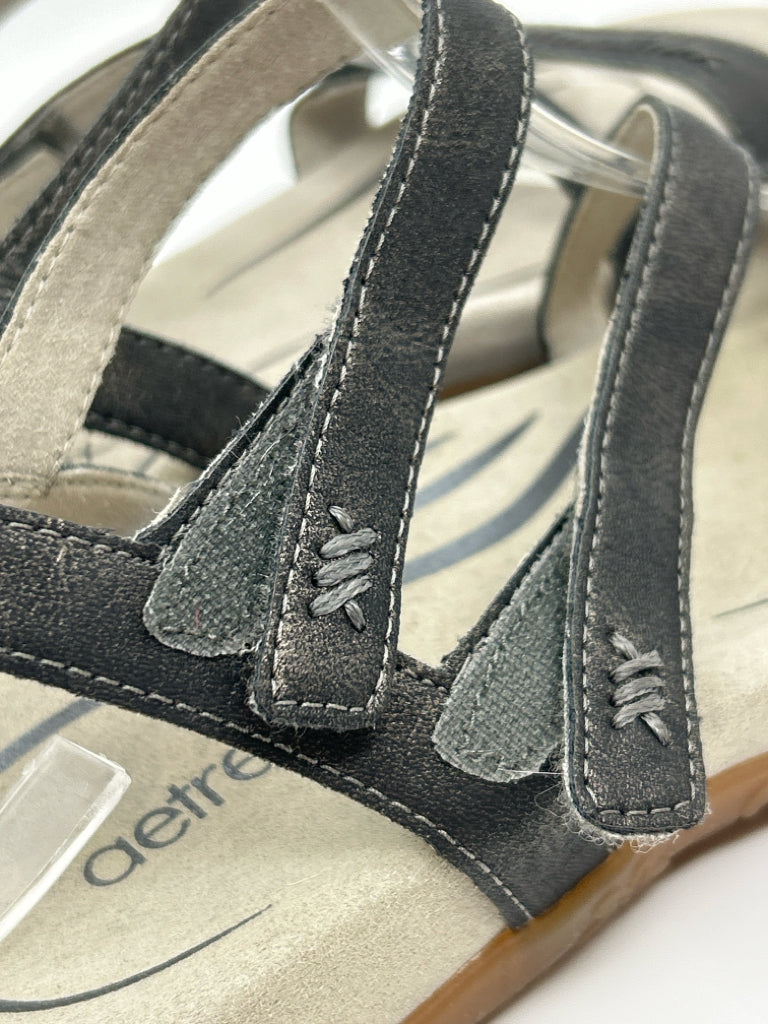 AETREX Size 5.5/6 Pewter Women's Sandal
