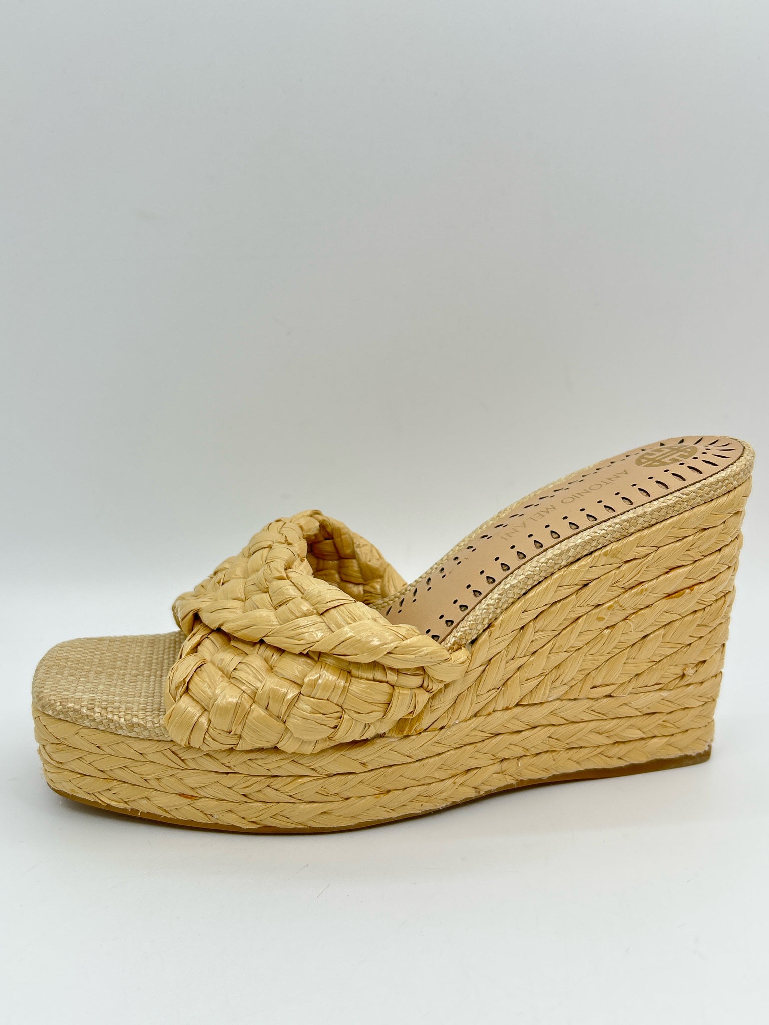 ANTONIO MELANI Size 8M Beige Women Sandal