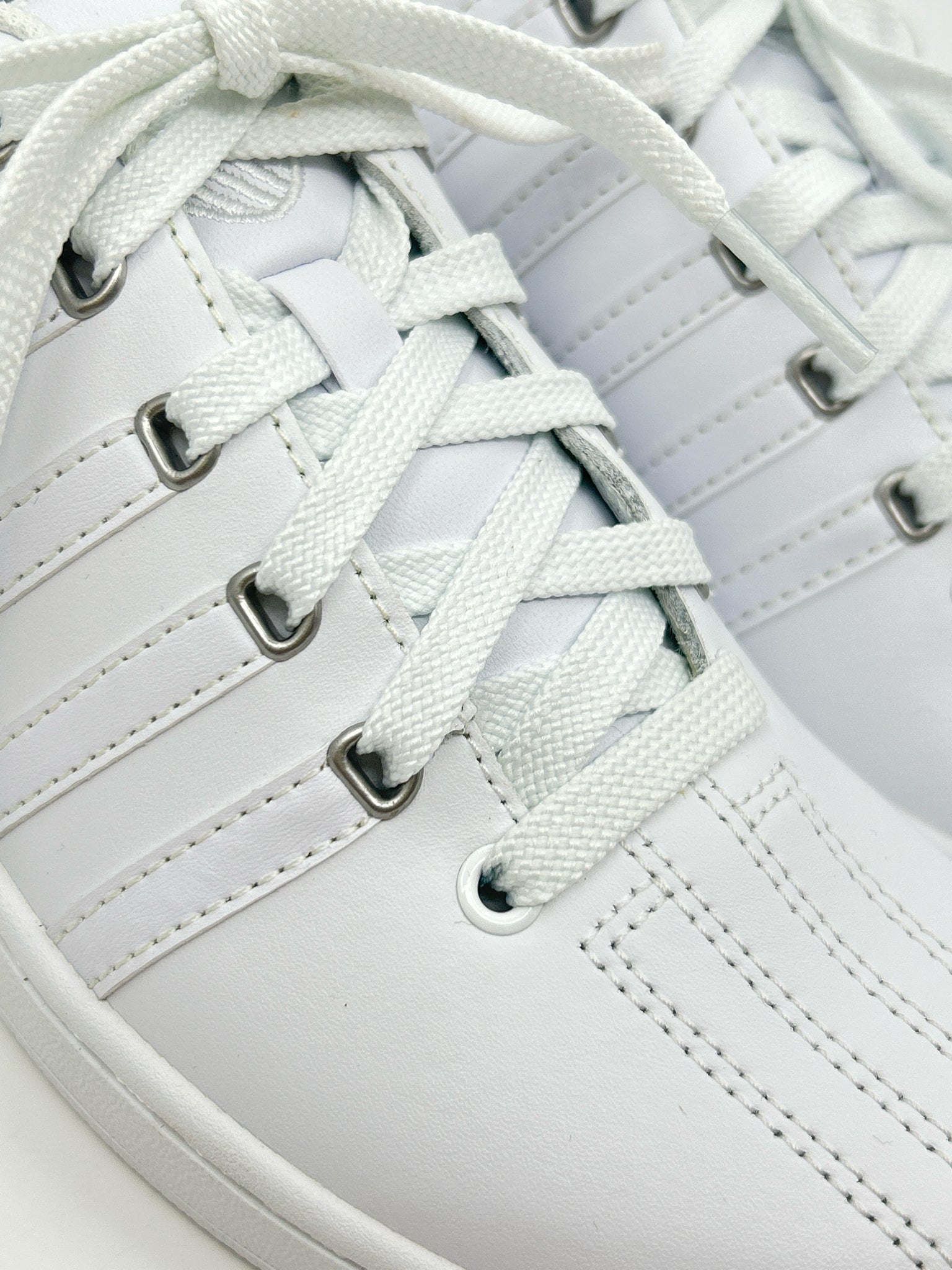 K SWISS NWT Size 7 White Women Sneakers