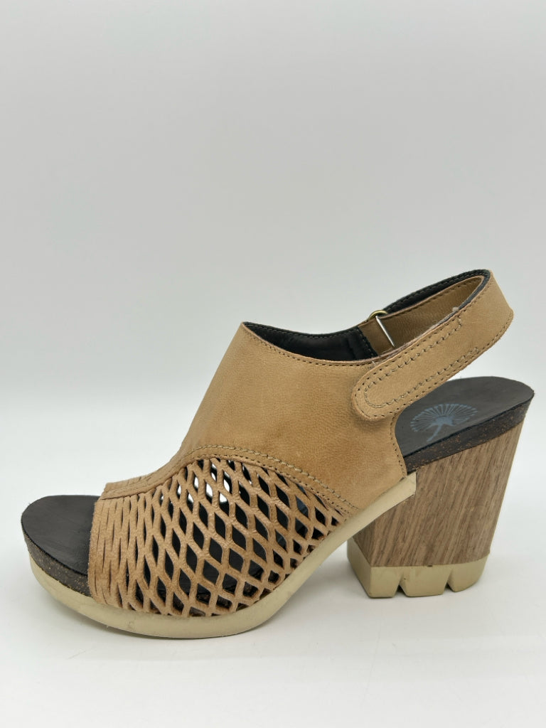 OTBT Size 7M Brown Women's Sandal