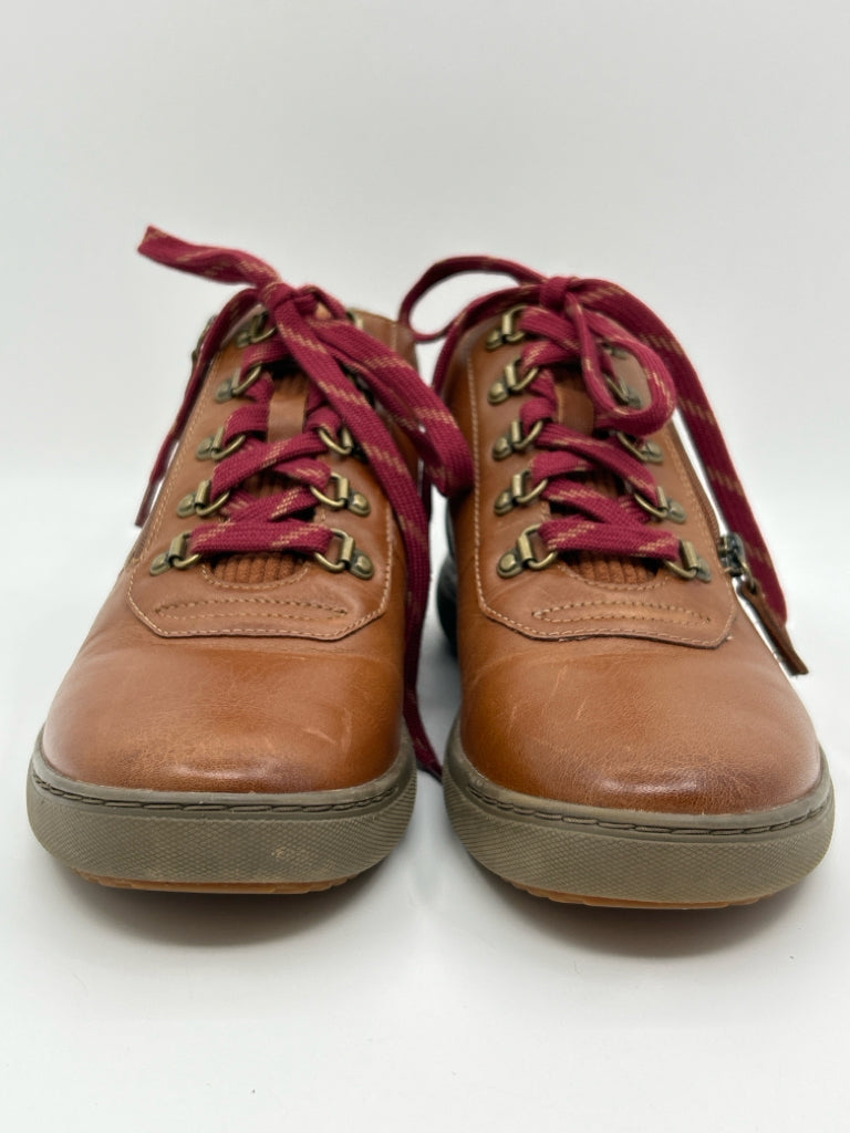 CLARKS Women Size 7.5M Brown Booties