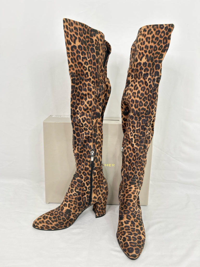 MARC FISHER Women Size 7M Brown Print Boots