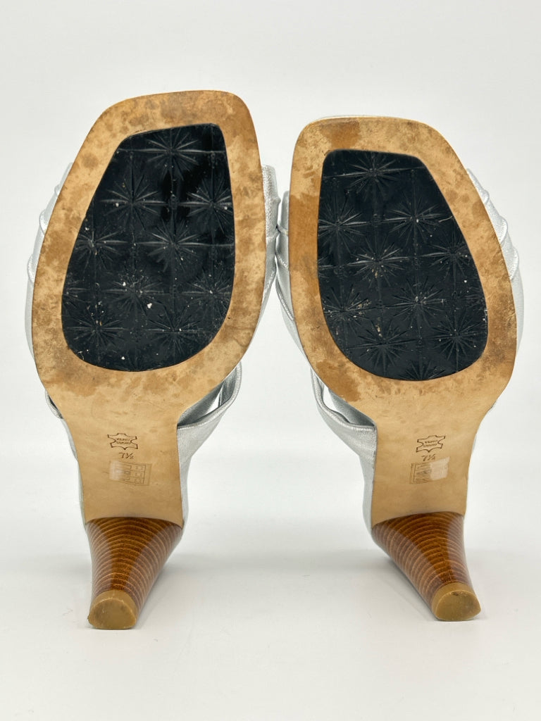 TARYN ROSE Women Size 7.5 METALLIC SILVER Sandal