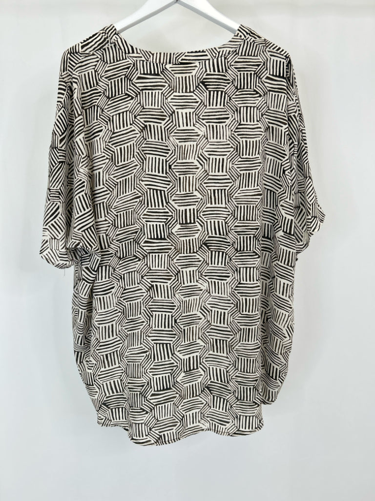 CHICO'S Women Size 16 Brown Print Top