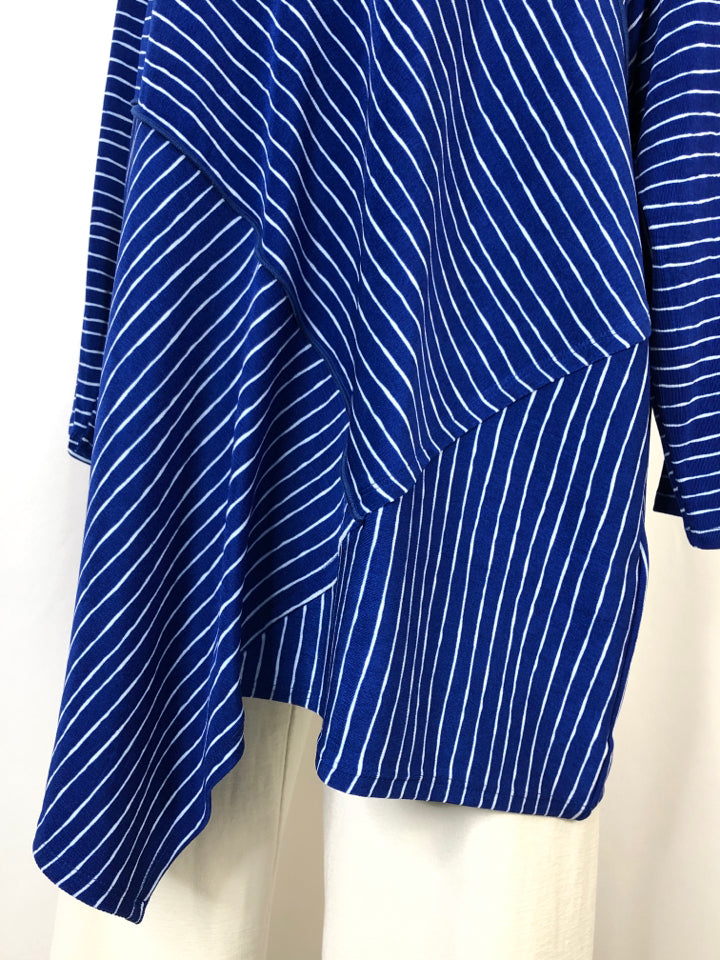CHICO'S Women Size 2X blue and white Tunic